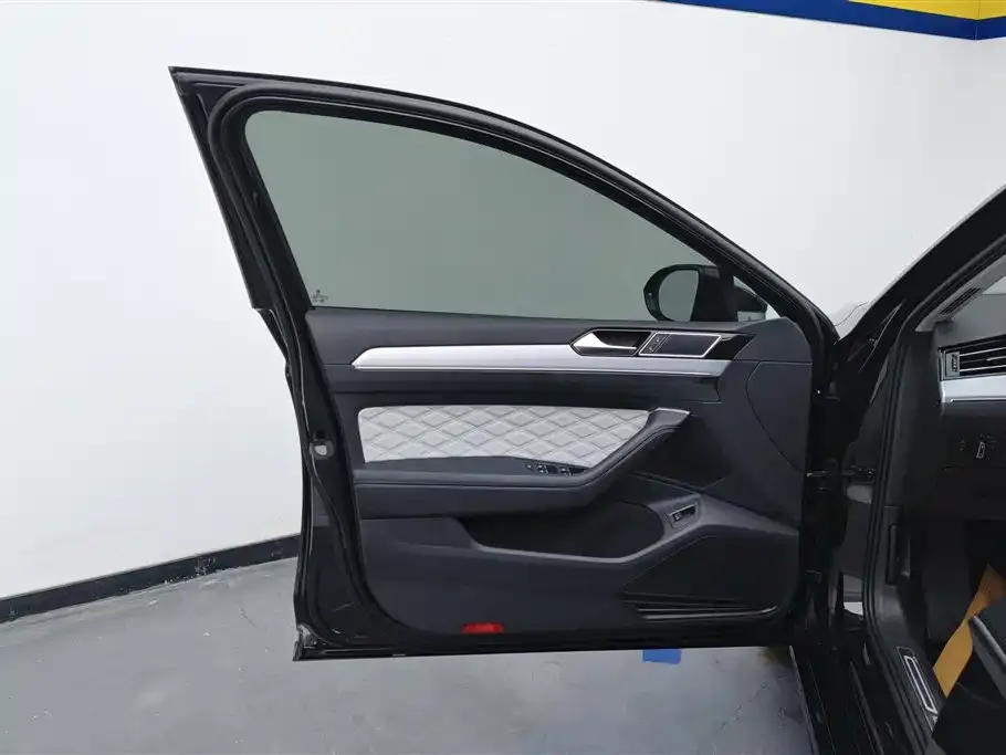 Volkswagen Magotan 2024 из CN, фото 2