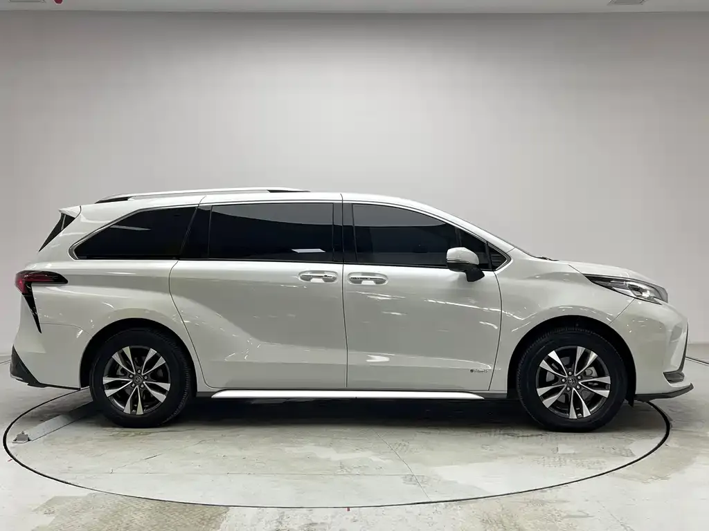 Toyota Granvia 2025 из CN, фото 2