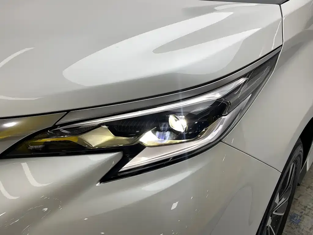Toyota Granvia 2025 из CN, фото 10