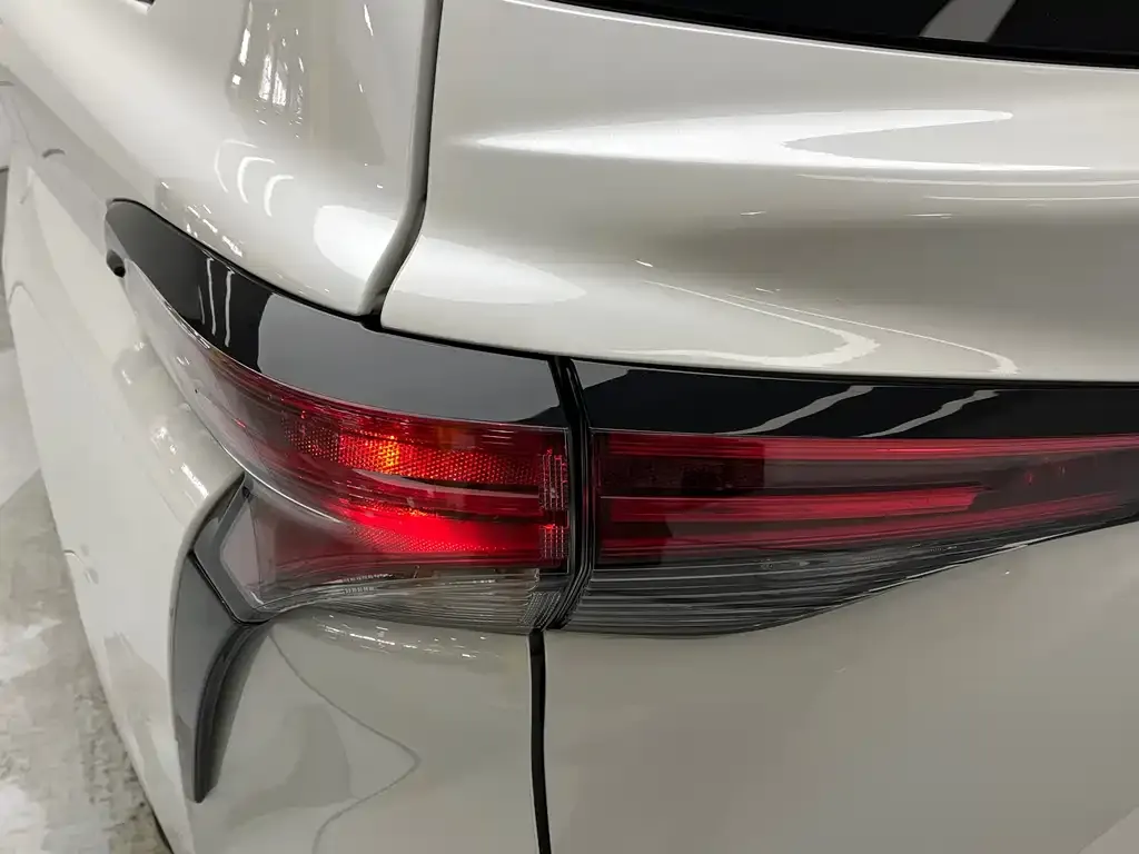 Toyota Granvia 2025 из CN, фото 7