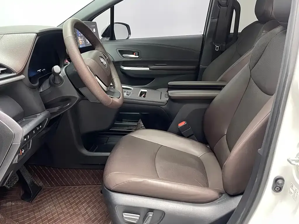 Toyota Granvia 2025 из CN, фото 6