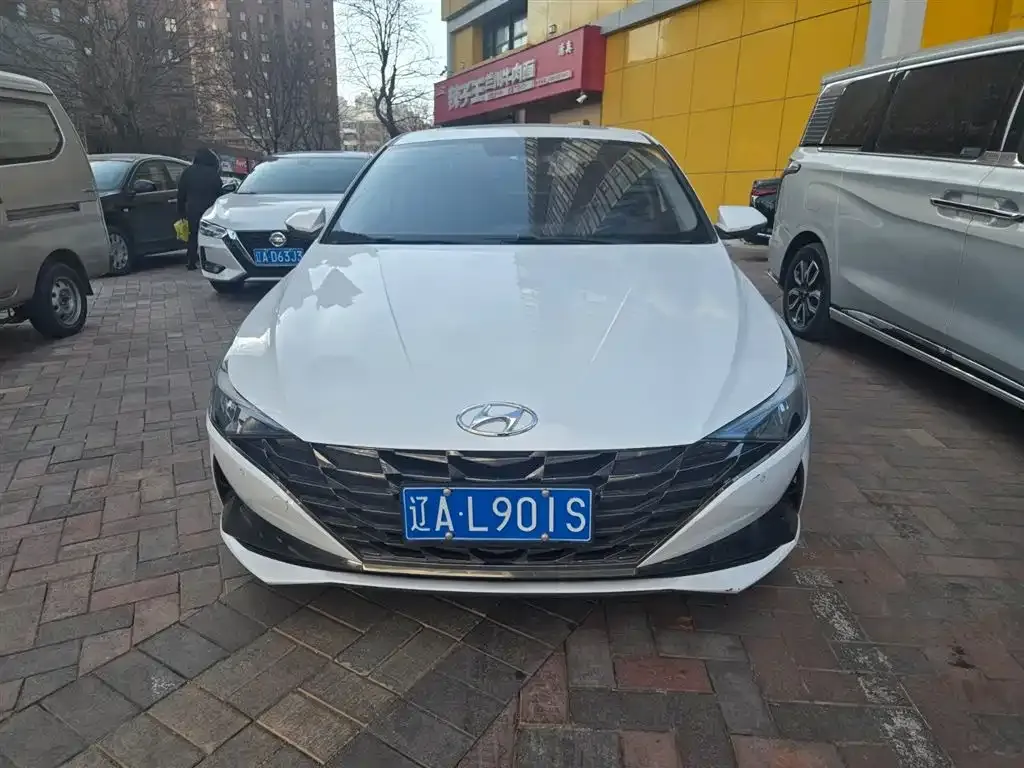 Hyundai Elantra — фото 9