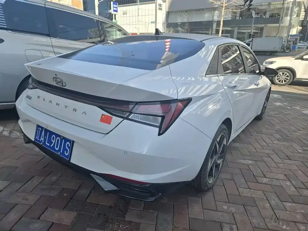 Hyundai Elantra — фото 6