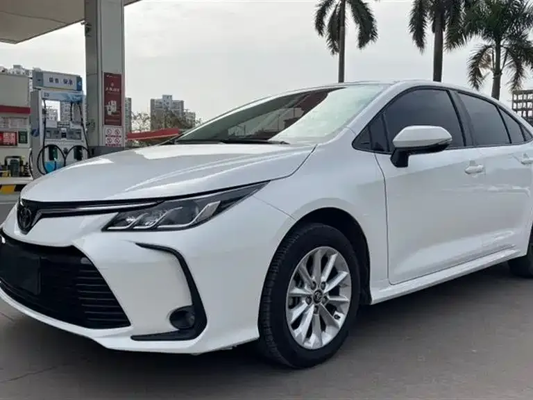 Toyota Corolla — фото 1