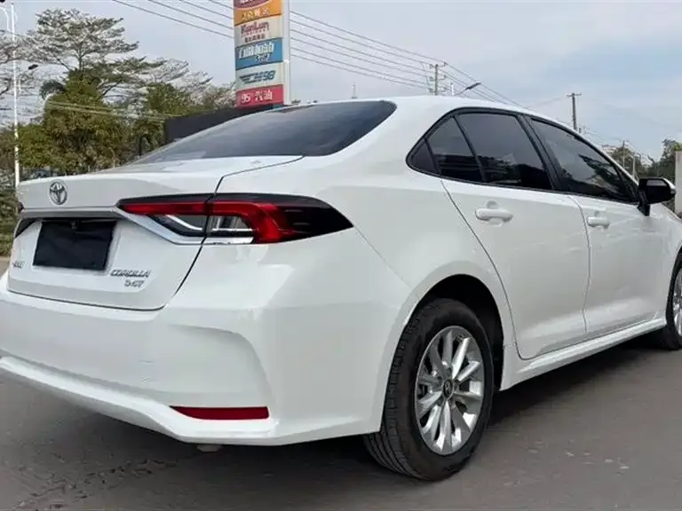 Toyota Corolla — фото 3
