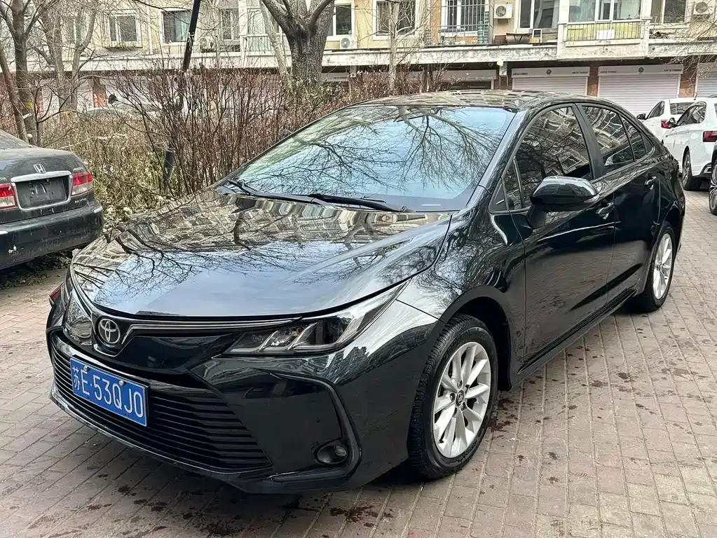 Toyota Corolla — фото 1