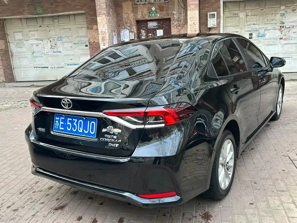 Toyota Corolla — фото 10