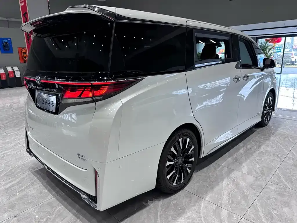 Toyota Vellfire 2024 из CN, фото 4