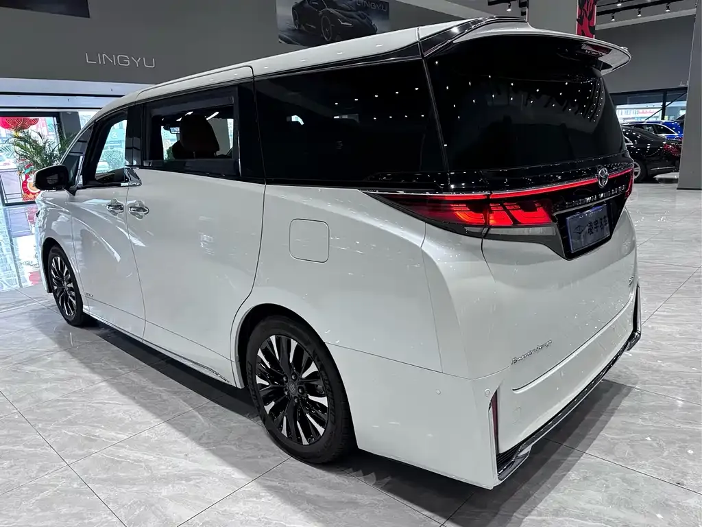 Toyota Vellfire 2024 из CN, фото 6