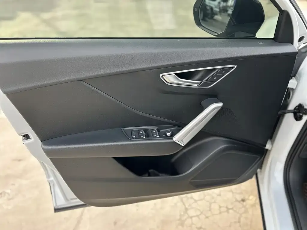 Audi Q2L 2021 из CN, фото 8