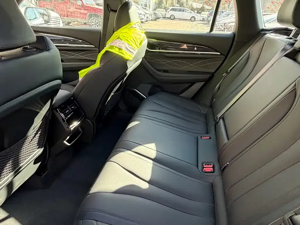 Geely Xingyue L 2026 из CN, фото 6