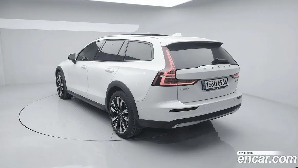 Volvo V60 2024 из KR, фото 6