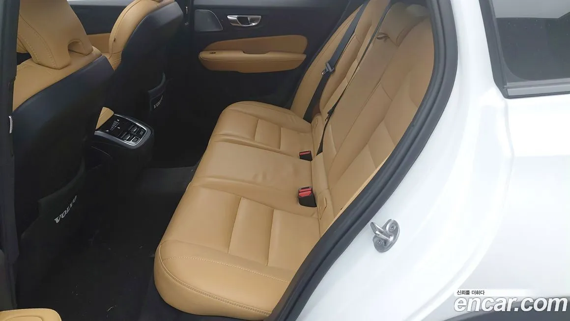 Volvo V60 2024 из KR, фото 5