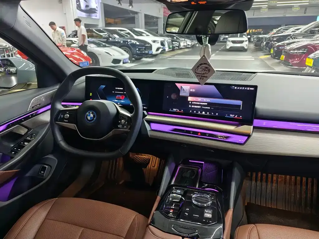 BMW i5 — фото 2