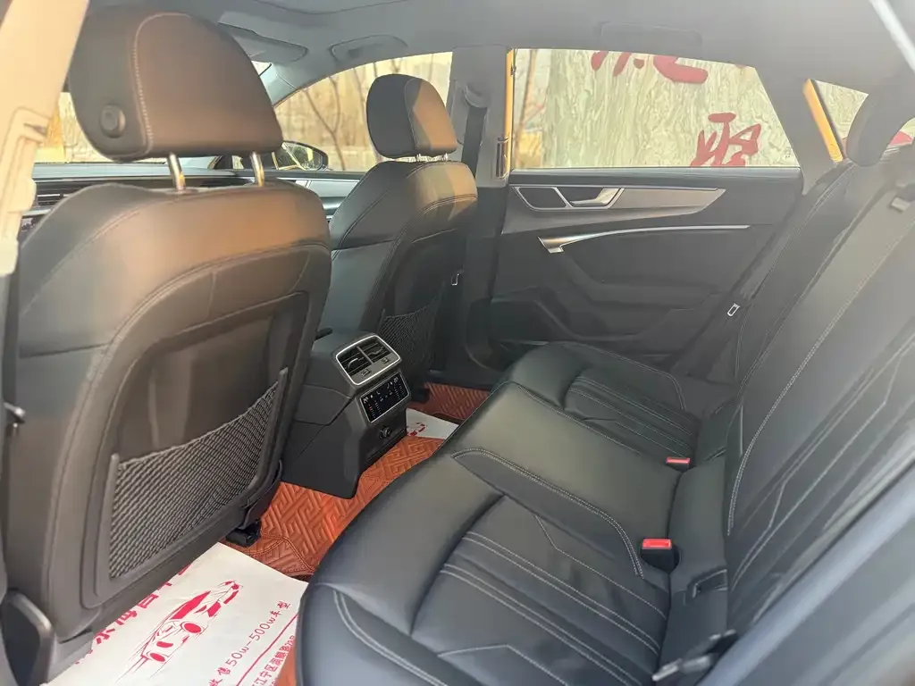 Audi A7 2024 из CN, фото 2