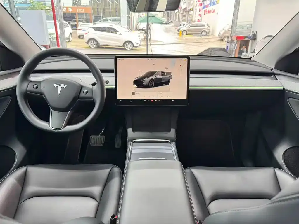 Tesla Model Y — фото 5