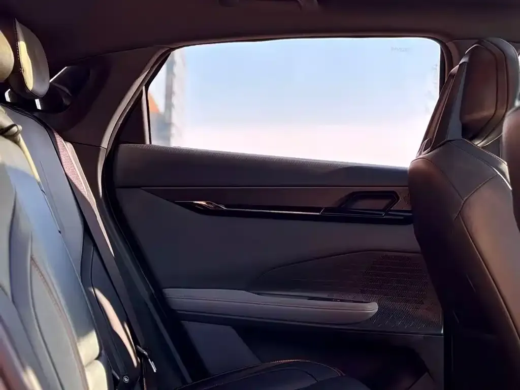 Changan UNI-V 2023 из CN, фото 2