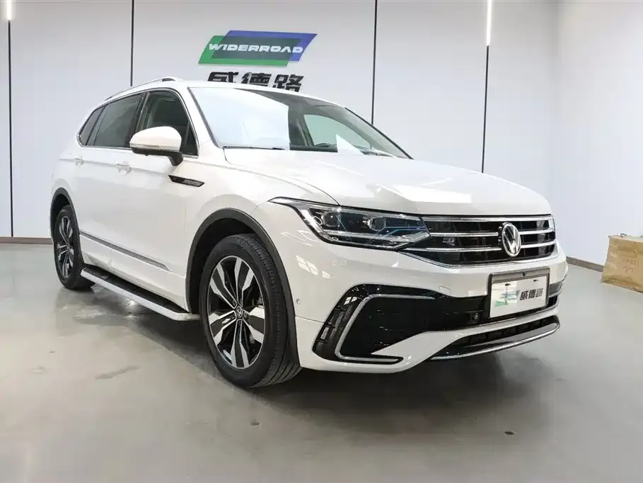 Volkswagen Tiguan L — фото 8