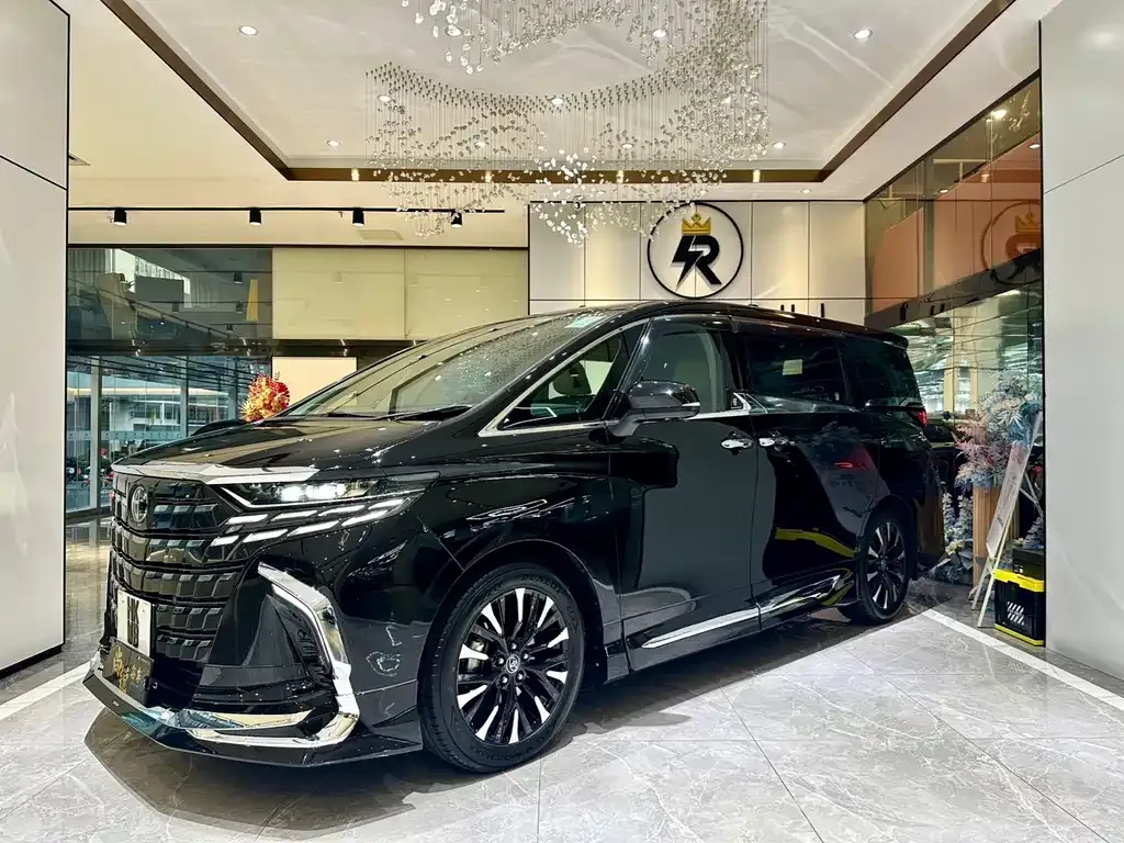 Toyota Alphard 2023 из CN, фото 1