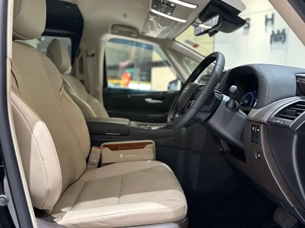 Toyota Alphard 2023 из CN, фото 5