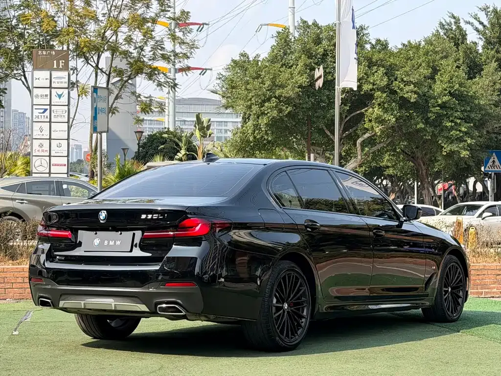 BMW 5 Series — фото 10