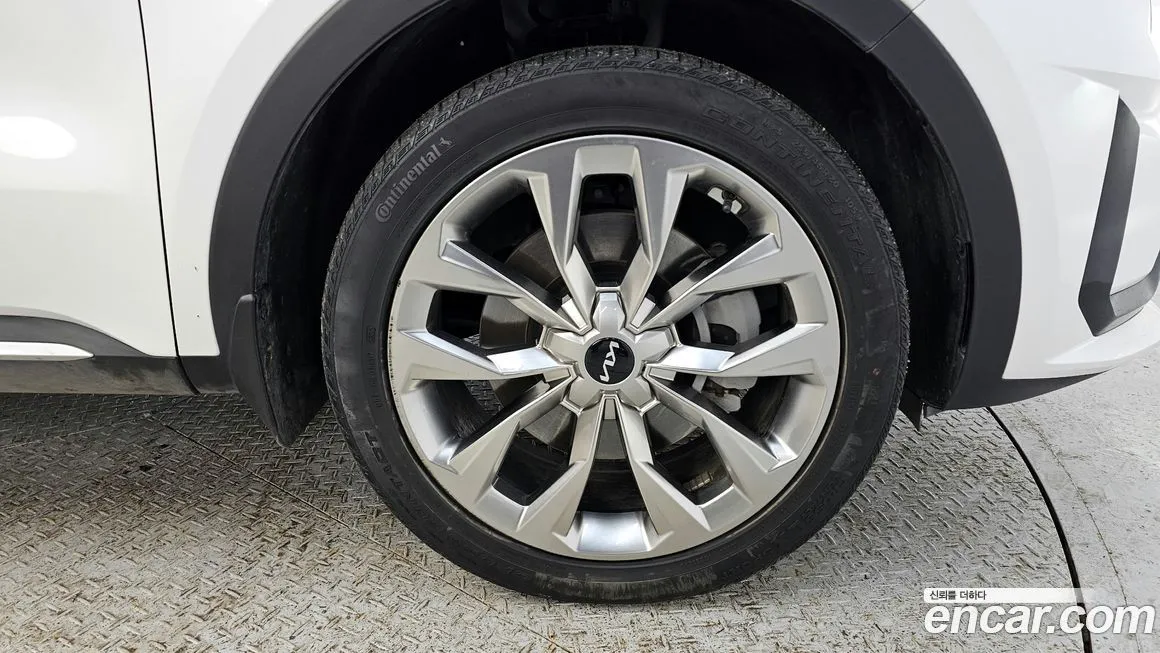 Kia Sorento — фото 5