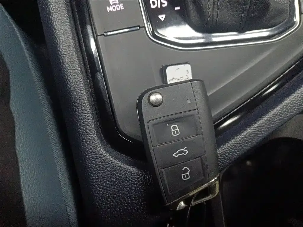 Volkswagen Tharu 2024 из CN, фото 8