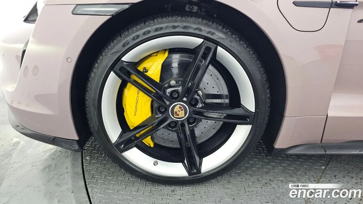 Porsche Taycan 2022 из KR, фото 5