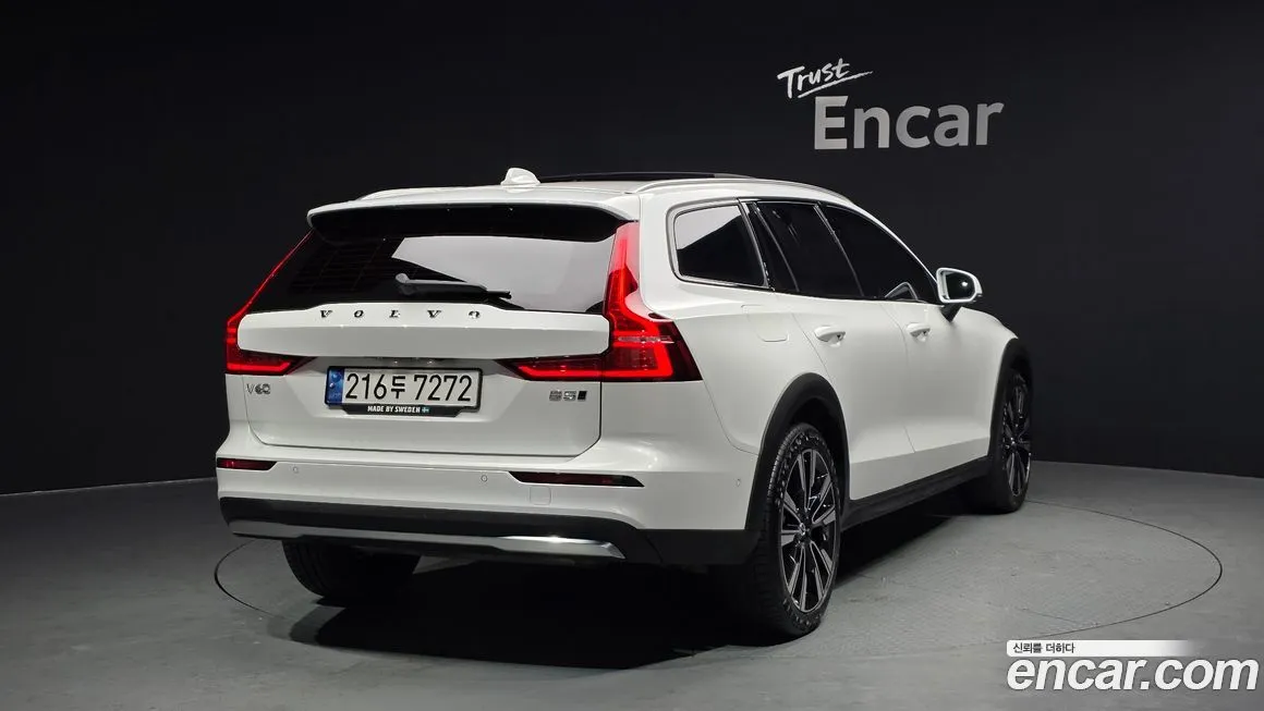 Volvo V60 2023 из KR, фото 4
