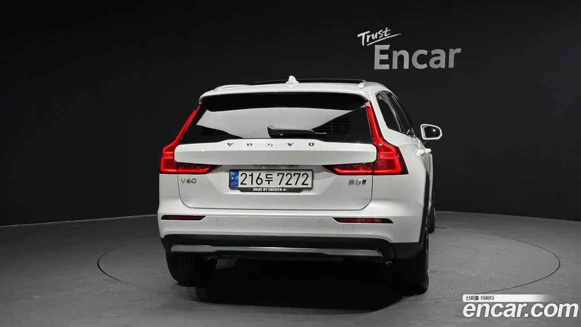 Volvo V60 2023 из KR, фото 3