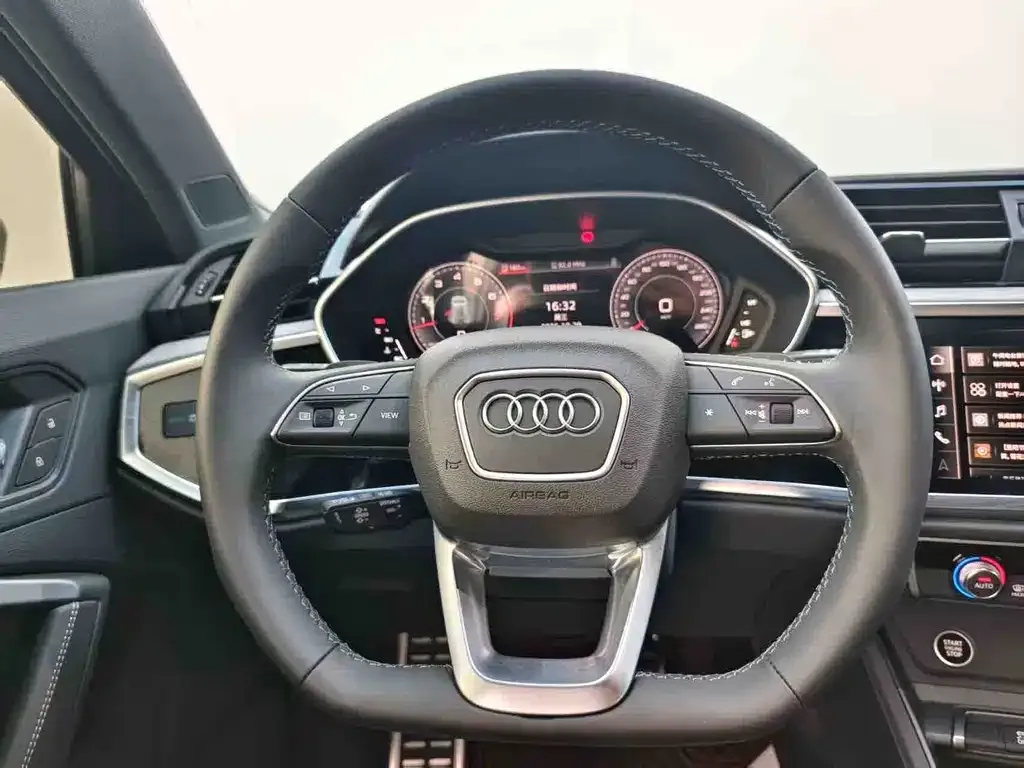 Audi Q3 2025 из CN, фото 9