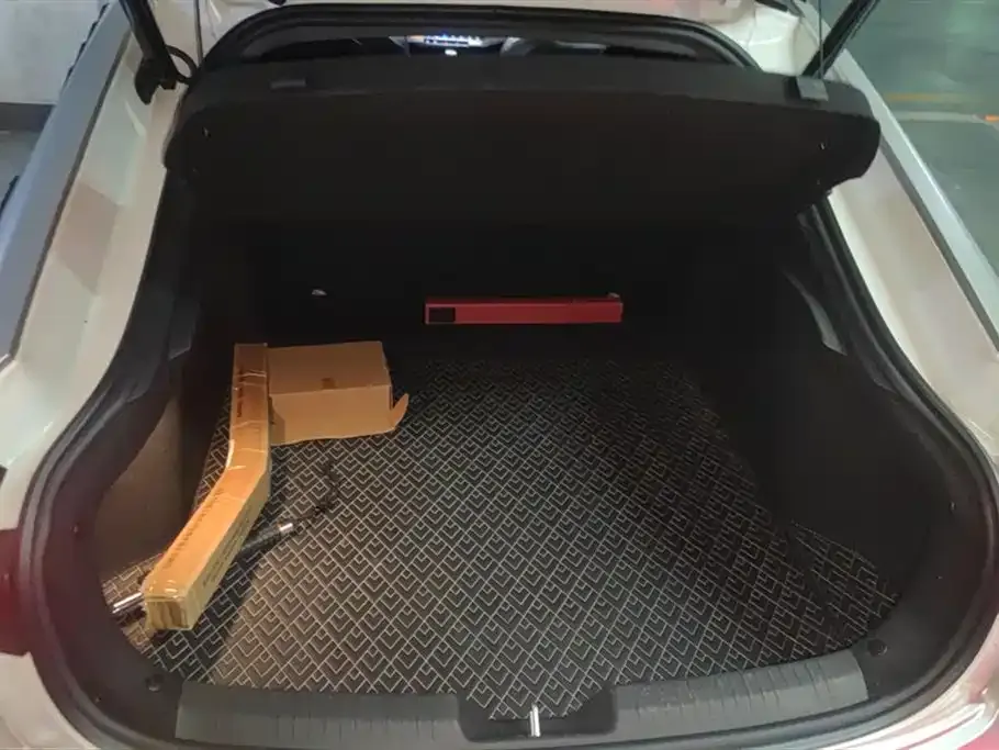 Changan UNI-V 2023 из CN, фото 4