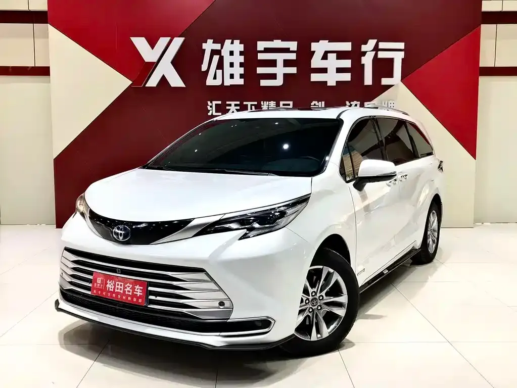 Toyota Sienna 2023 из CN, фото 1