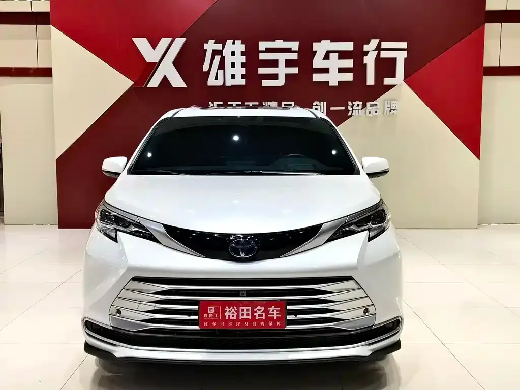 Toyota Sienna 2023 из CN, фото 3
