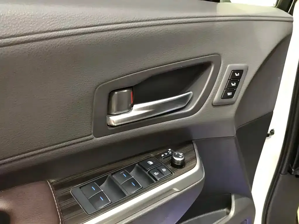 Toyota Sienna 2023 из CN, фото 7