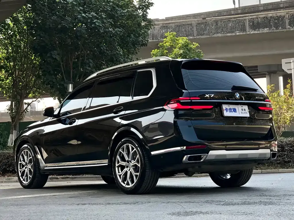BMW X7 — фото 10