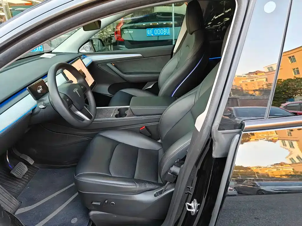 Tesla Model Y — фото 4