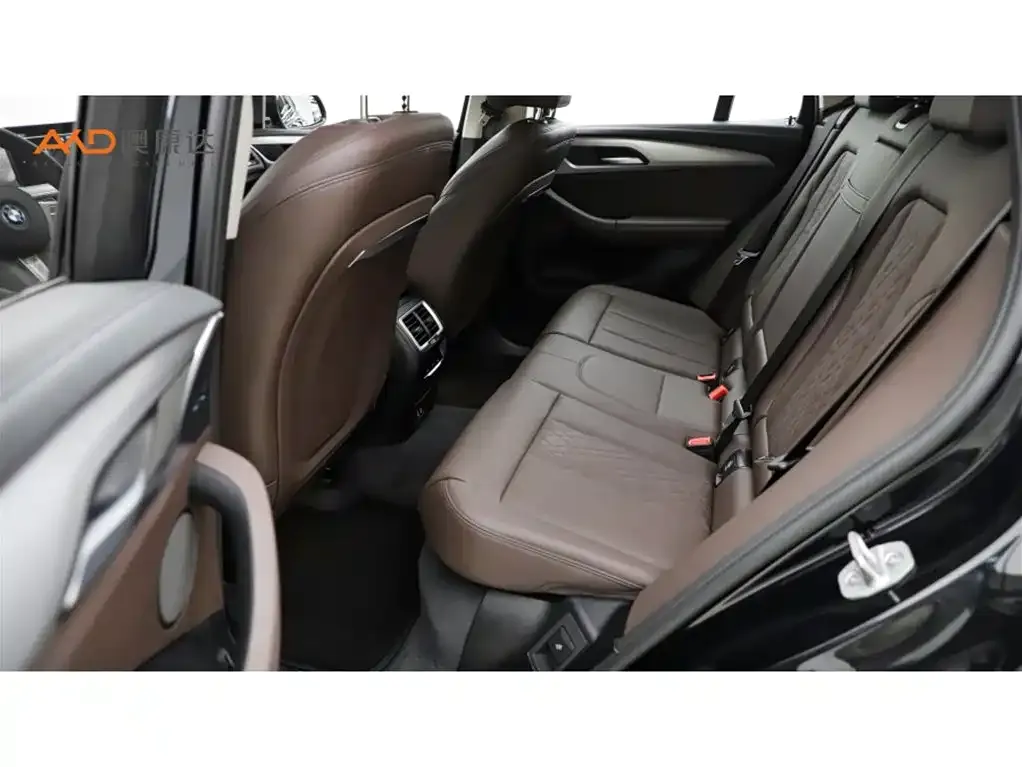 BMW iX3 2025 из CN, фото 7