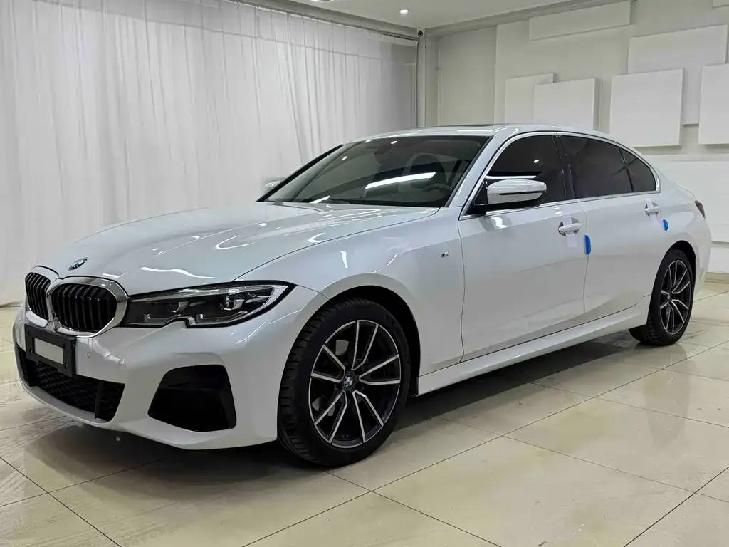BMW 3 Series 2022 из CN, фото 1