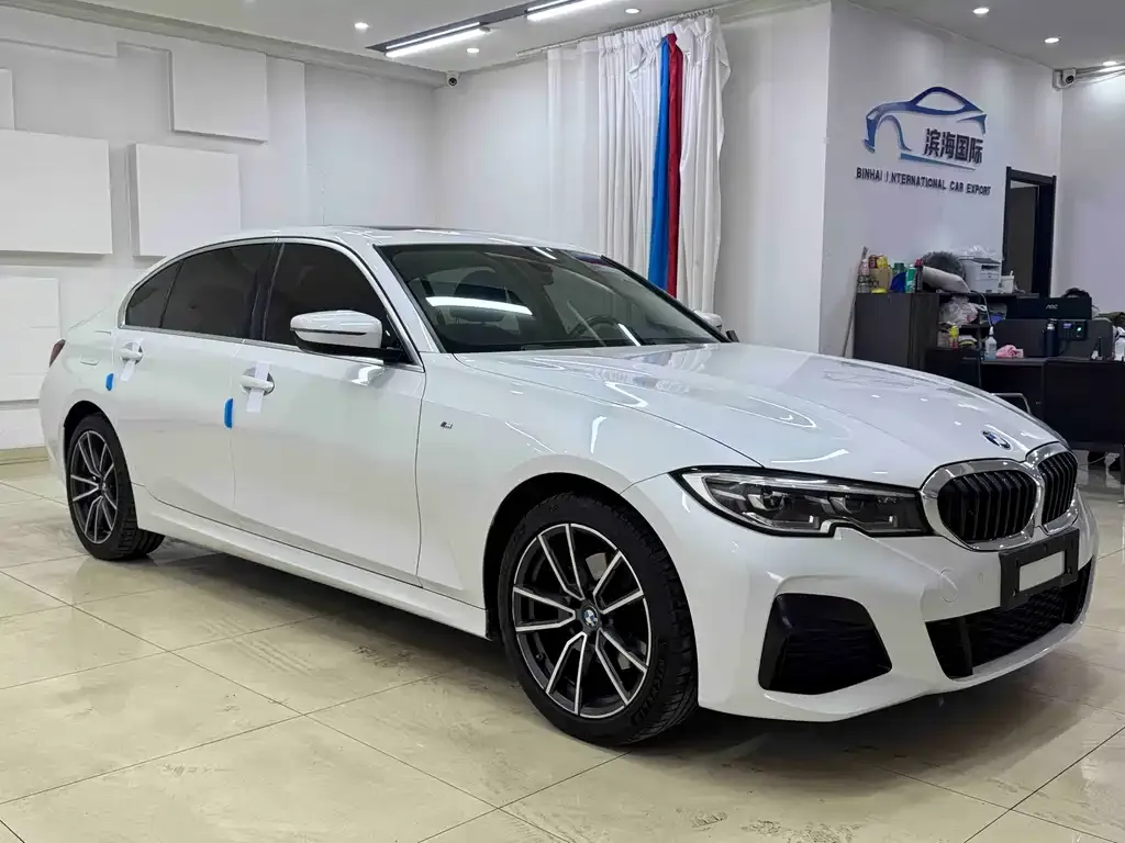 BMW 3 Series 2022 из CN, фото 3