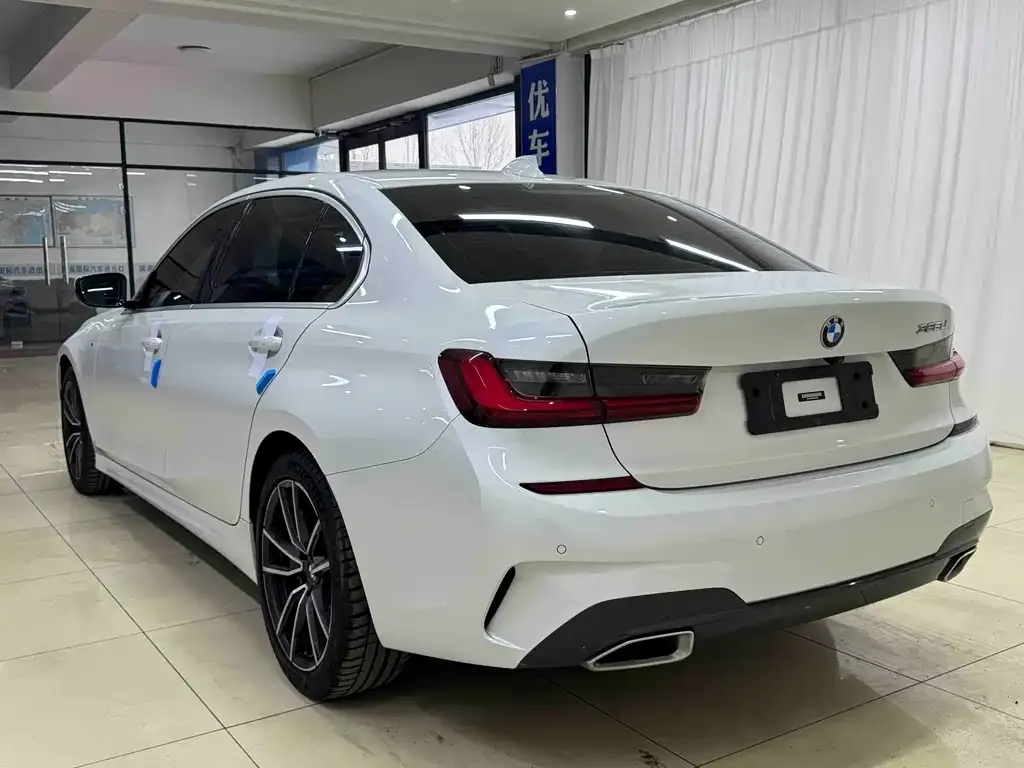 BMW 3 Series 2022 из CN, фото 2