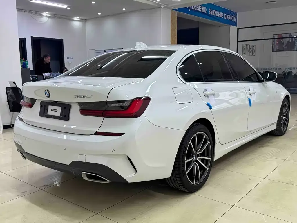 BMW 3 Series 2022 из CN, фото 4