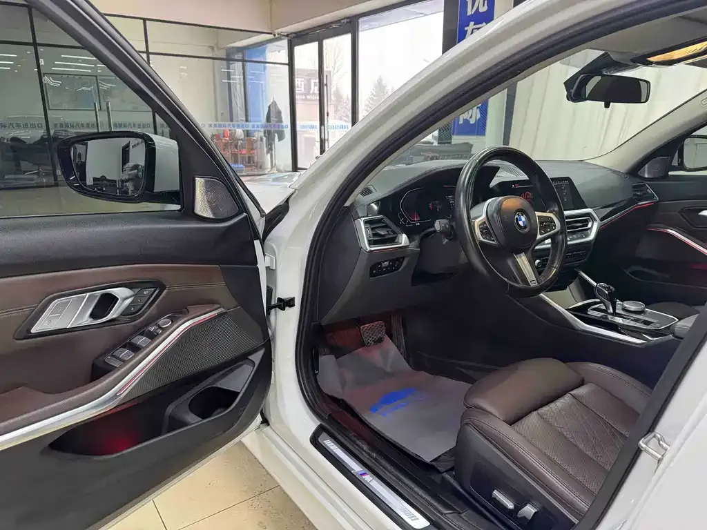 BMW 3 Series 2022 из CN, фото 10