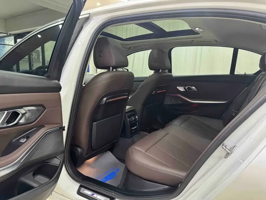 BMW 3 Series 2022 из CN, фото 8