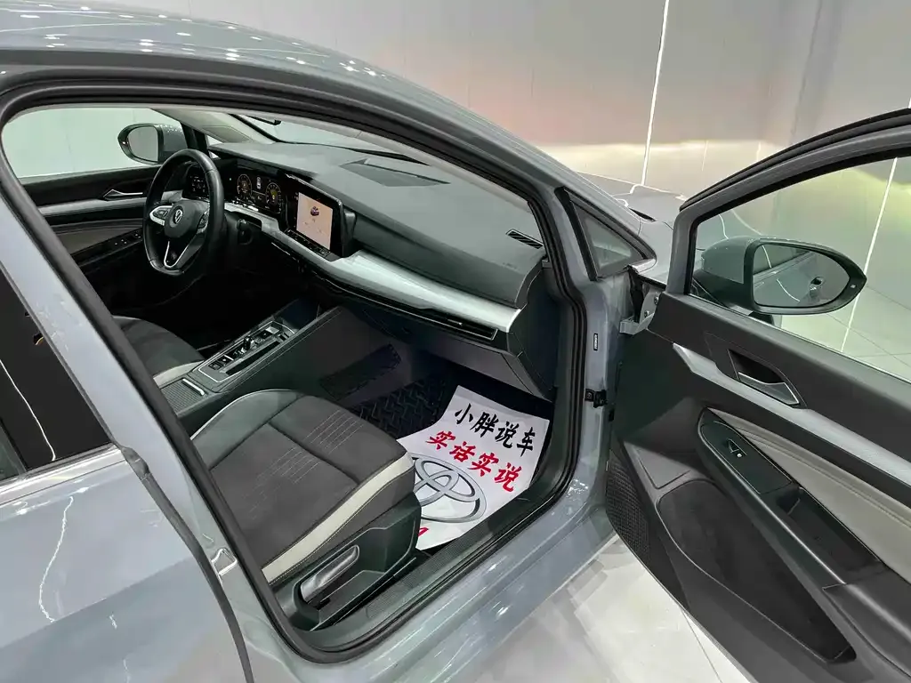 Volkswagen Golf 2022 из CN, фото 5