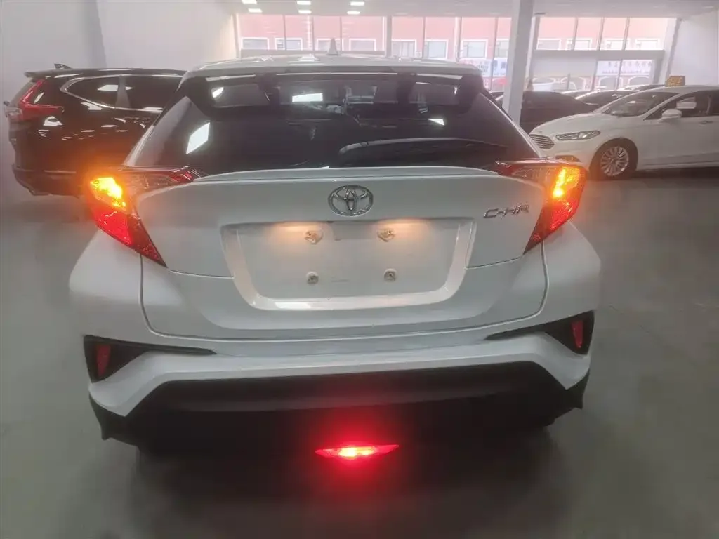 Toyota C-HR 2023 из CN, фото 3