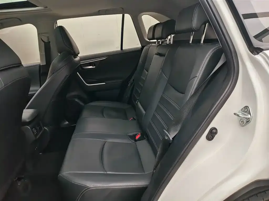Toyota Wildlander 2023 из CN, фото 2