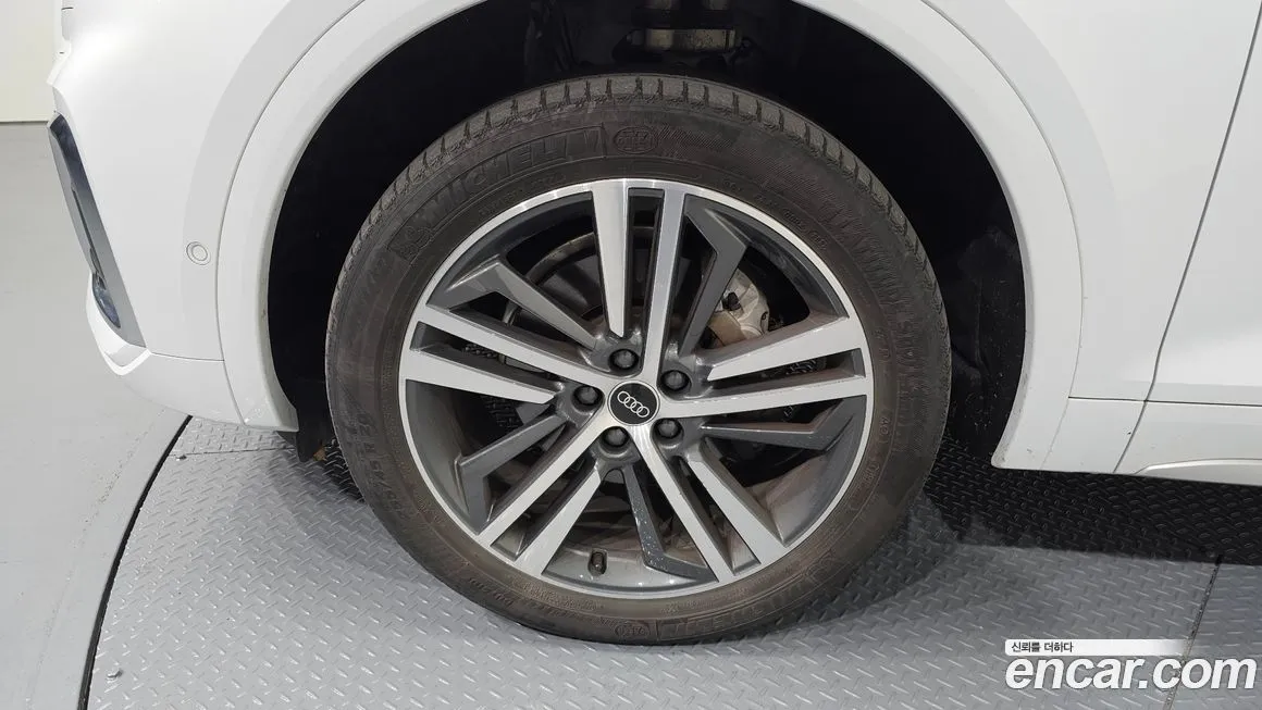 Audi Q5 2023 из KR, фото 5