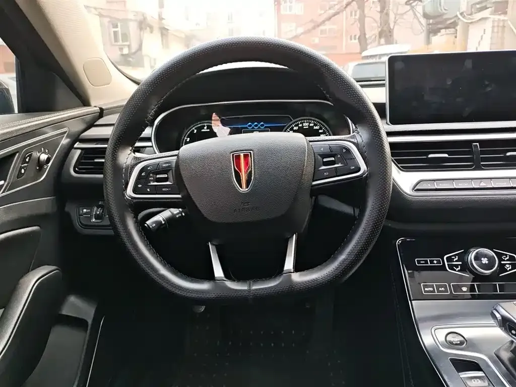 Hongqi H5 — фото 3