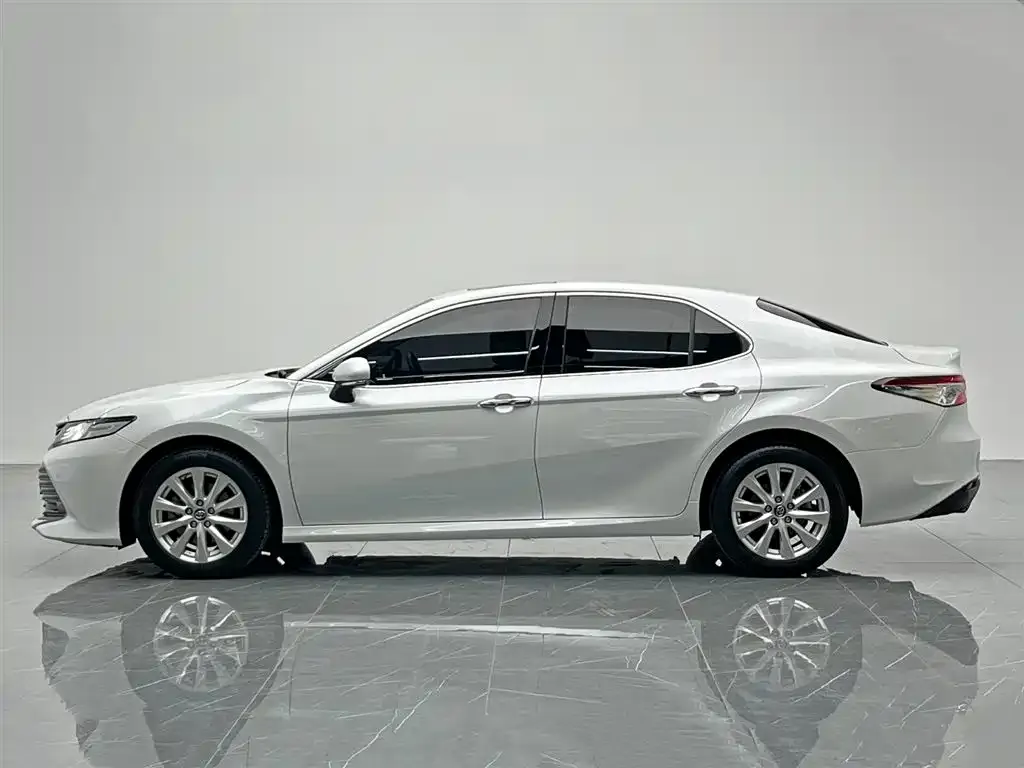 Toyota Camry 2021 из CN, фото 5
